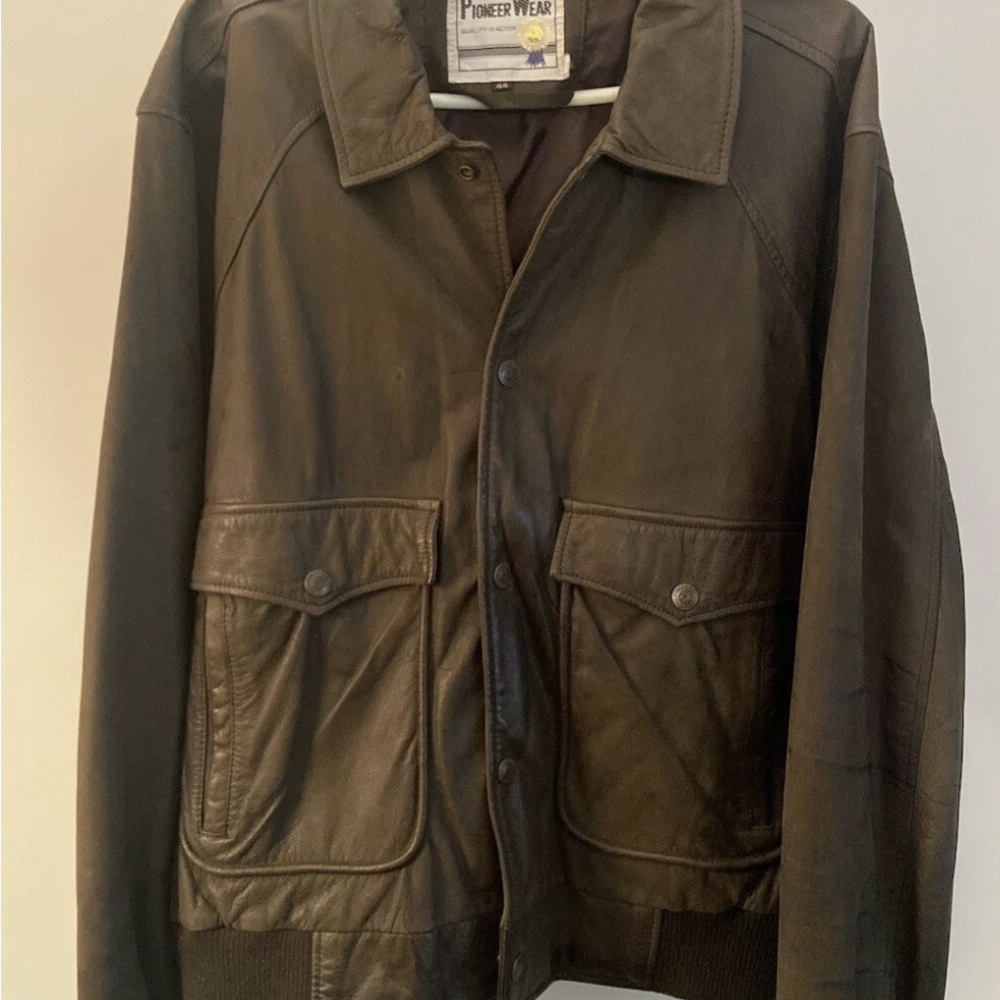 Pioneer Wear vintage Men's Brown Leather Bomber Jacket